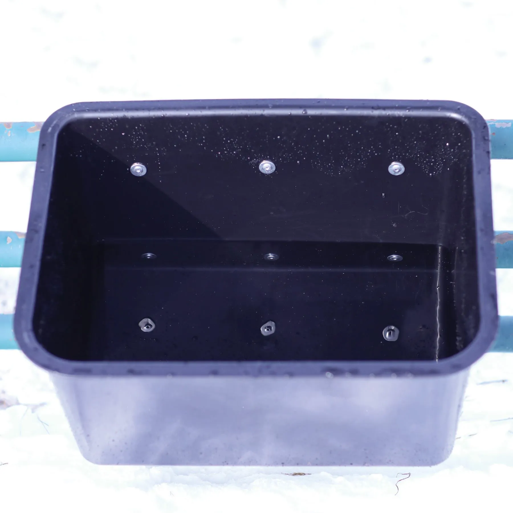 Dura-Tech® Large Hook-Over Feed Bucket - 8 Gallons 14 Dura-Tech® Large Hook-Over Feed Bucket - 8 Gallons - Image 14